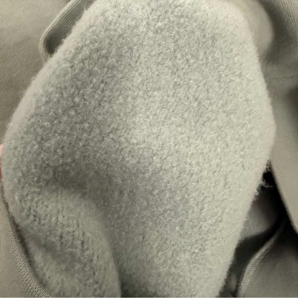 ๐๐ฝ FEAR OF GOD Essentials Green Pullover Hoodie with Rubber Logo - Picture 10 of 10